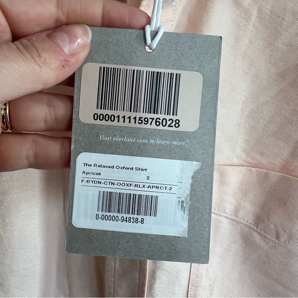 NWT Everlane The Relaxed Oxford Button Down Shirt Apricot Salmon 2 - Picture 3 of 4